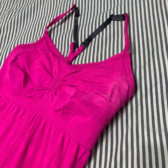 Pink and black Lululemon Y tank - Picture 4 of 6